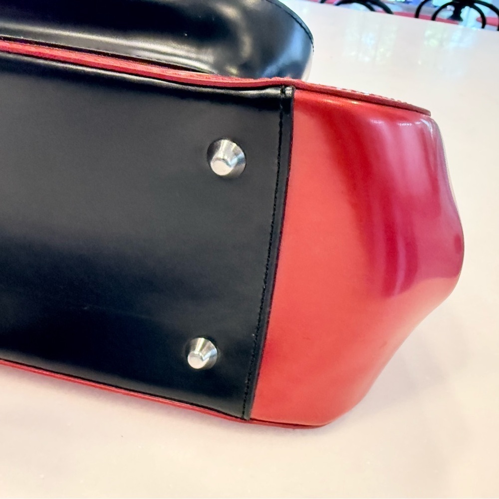 Beijo Women’s Red Patent Leather Shoulder Bag Kiss Lock Close Front Pocket NEW - Picture 7 of 16